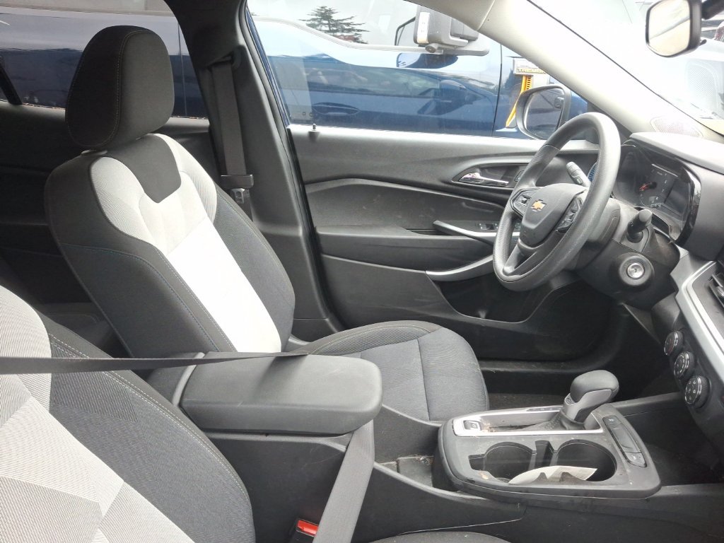 Used 2024 Chevrolet Trax LS w/ LS Convenience Package FWD image 12