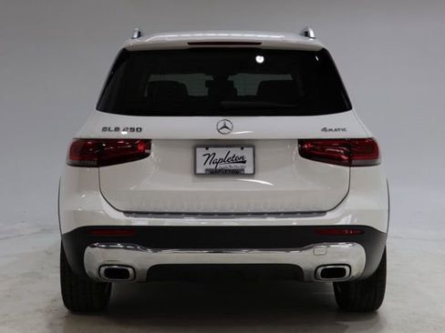 Used 2022 Mercedes-Benz GLB 250 4MATIC image 6