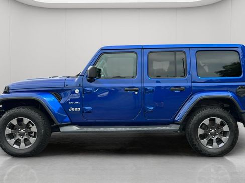 Used 2019 Jeep Wrangler Unlimited Sahara AWD/4WD image 9