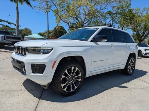 Used 2022 Jeep Grand Cherokee Overland AWD/4WD image 3