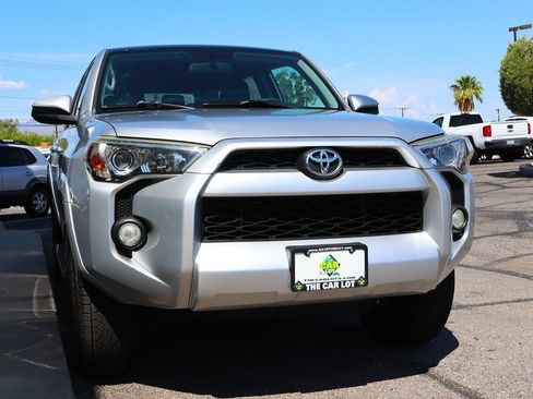 Used 2014 Toyota 4Runner SR5 AWD/4WD image 18