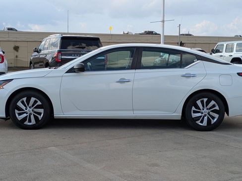 Used 2024 Nissan Altima 2.5 S image 7