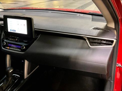 Used 2024 Toyota Corolla Cross LE image 13