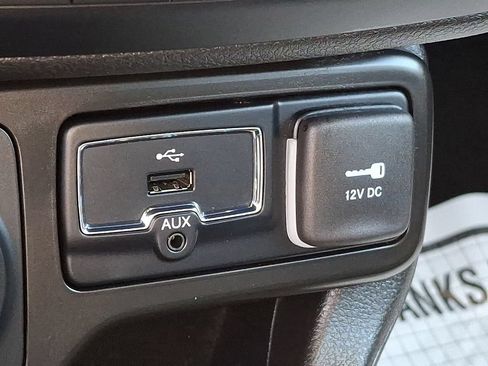 Used 2023 Jeep Renegade Latitude w/ Premium Group AWD/4WD image 27