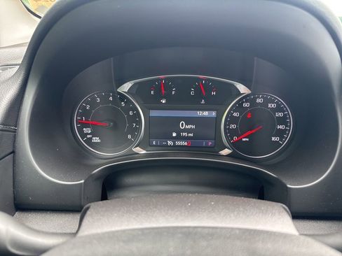 Used 2024 GMC Terrain SLT AWD/4WD image 19