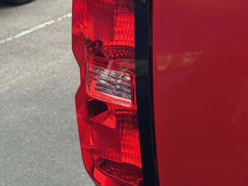 Used 2018 Chevrolet Silverado 1500 Custom w/ Custom Value Package image 12