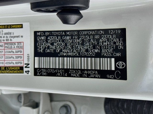 Used 2020 Toyota C-HR LE FWD image 36