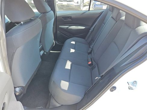Used 2025 Toyota Corolla LE image 27