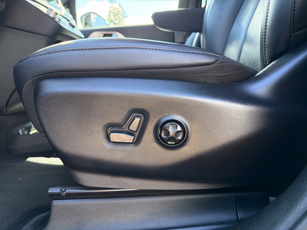 Used 2025 Chrysler Pacifica Select FWD image 15