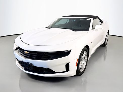 Used 2020 Chevrolet Camaro LT image 4