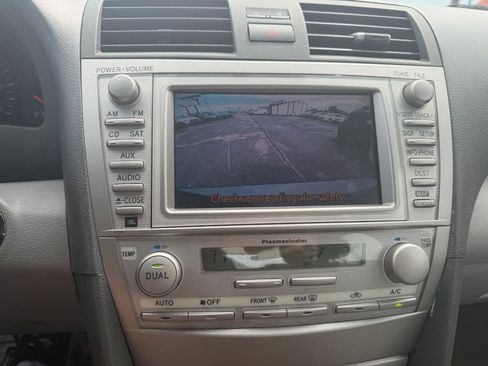 Used 2010 Toyota Camry XLE FWD image 19