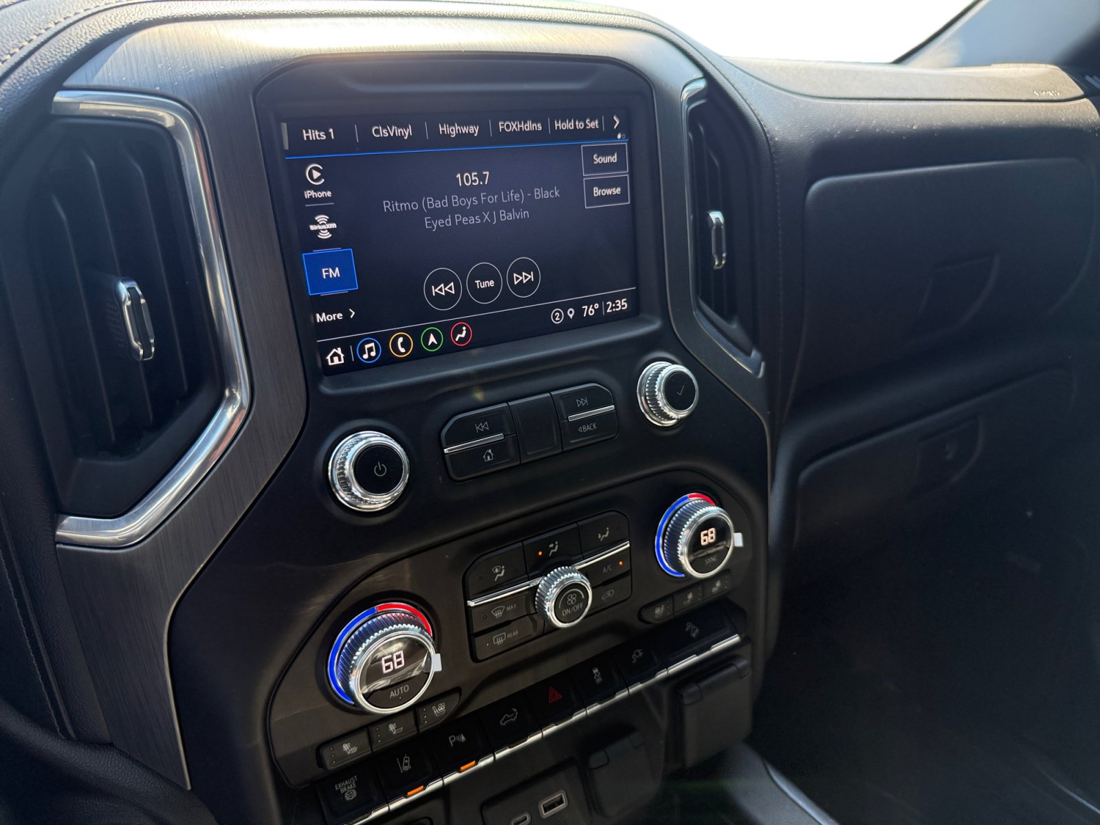 Used 2022 GMC Sierra 2500 Denali w/ Denali Ultimate Package AWD/4WD image 12