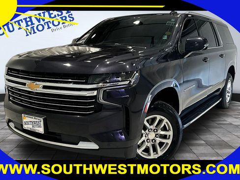 Used 2024 Chevrolet Suburban LT w/ Luxury Package AWD/4WD image 1