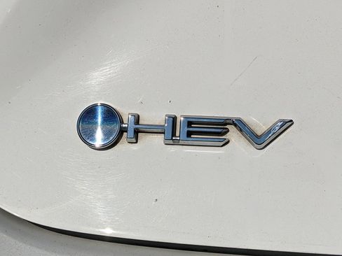 Used 2025 Toyota Camry SE image 23