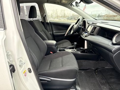 Used 2018 Toyota RAV4 XLE image 9