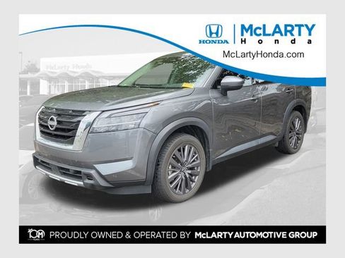 Used 2023 Nissan Pathfinder SL w/ SL Premium Package AWD/4WD image 1