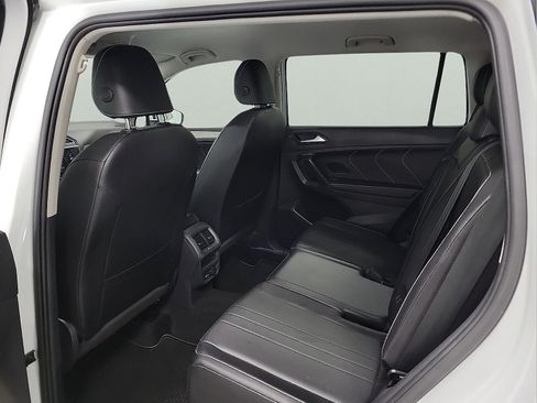 Used 2024 Volkswagen Tiguan SE AWD/4WD image 8