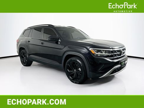 Used 2023 Volkswagen Atlas SE w/ Black Wheel Package FWD image 1