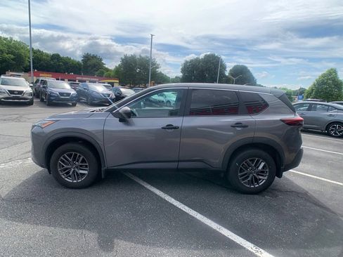 Used 2023 Nissan Rogue S AWD/4WD image 7