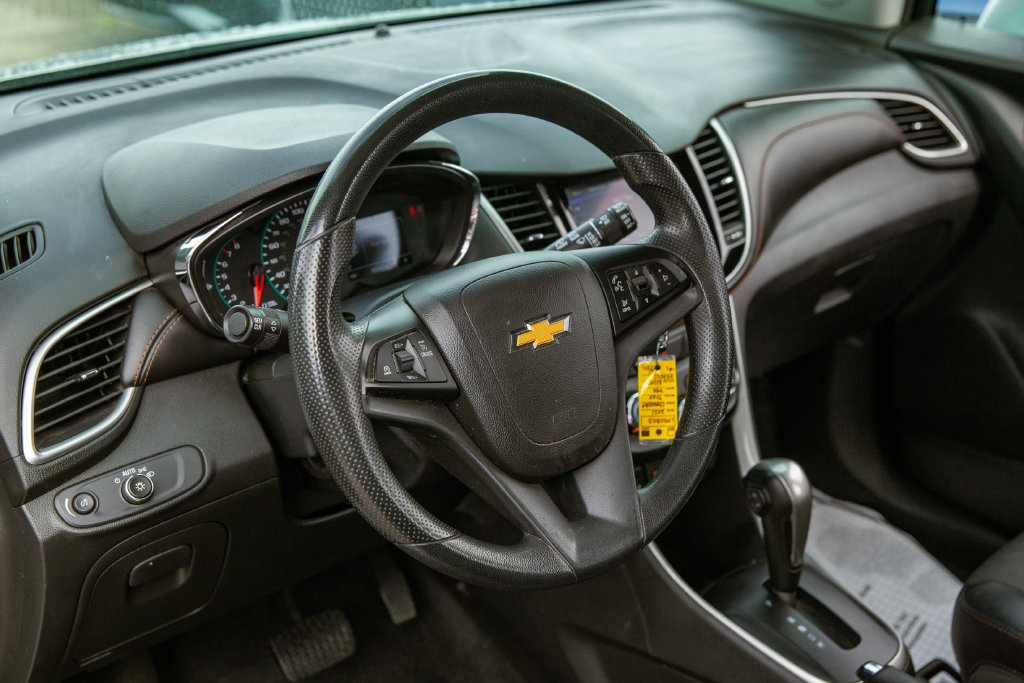 Used 2021 Chevrolet Trax LT AWD/4WD image 10
