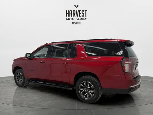 Used 2022 Chevrolet Suburban Z71 w/ Luxury Package AWD/4WD image 3