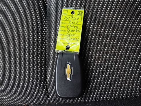 Used 2021 Chevrolet Traverse LT FWD image 63