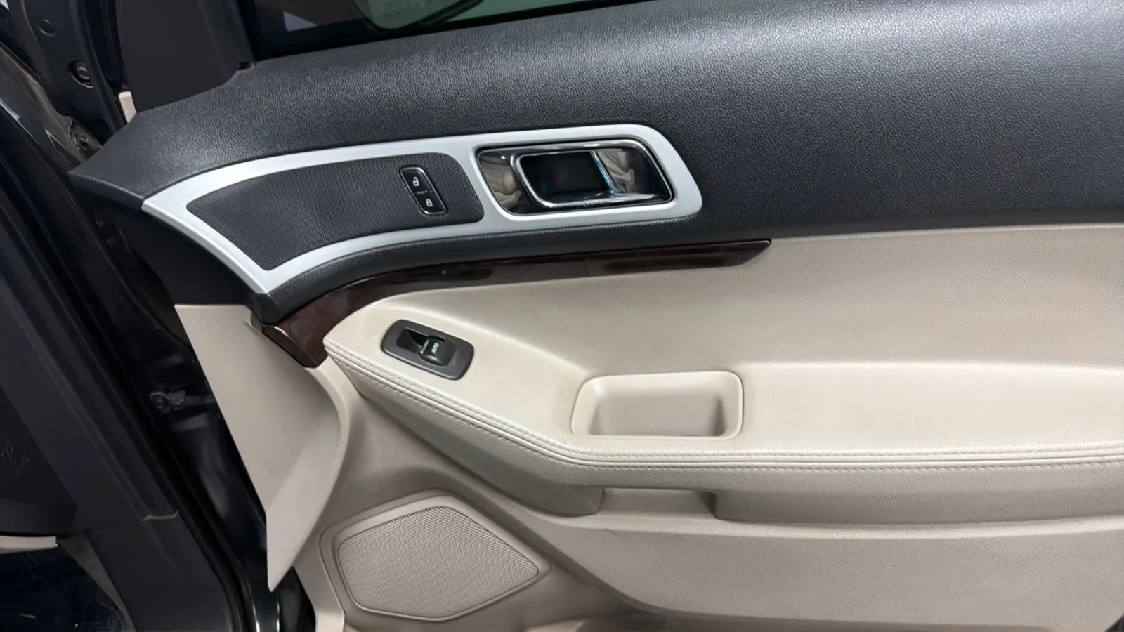 Used 2014 Ford Explorer Limited FWD image 19