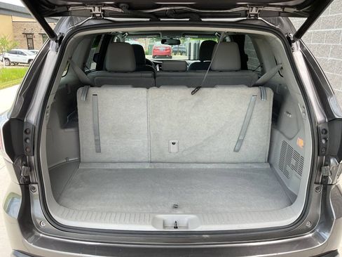 Used 2015 Toyota Highlander XLE AWD/4WD image 38