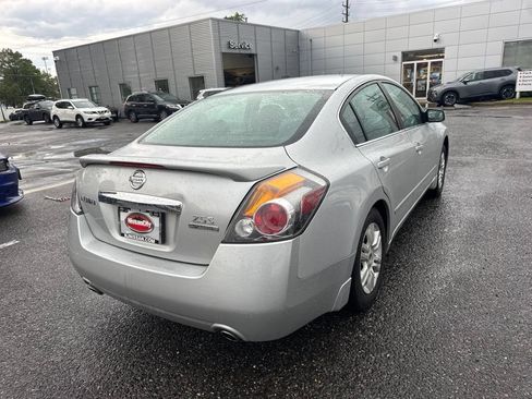 Used 2011 Nissan Altima 2.5 S w/ Special Edition Pkg FWD image 6
