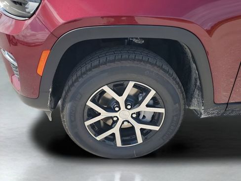 New 2025 Jeep Grand Cherokee Limited w/ Luxury Tech Group II image 18