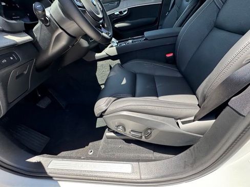 New 2025 Volvo XC90 T8 Ultra w/ Protection Package Premier image 12