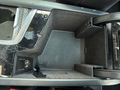 Used 2019 Volvo XC90 T5 R-Design image 23