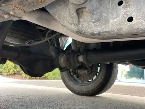 Used 2017 Nissan Titan SV image 24