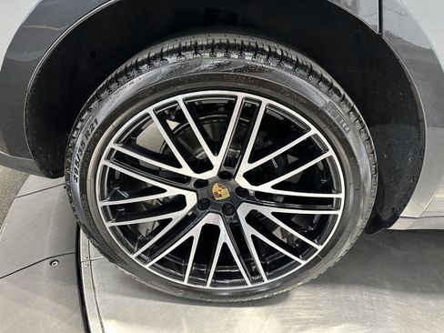 Used 2026 Porsche Macan Turbo AWD/4WD image 13
