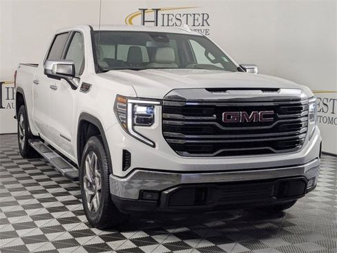 Used 2023 GMC Sierra 1500 SLT w/ SLT Premium Package image 2