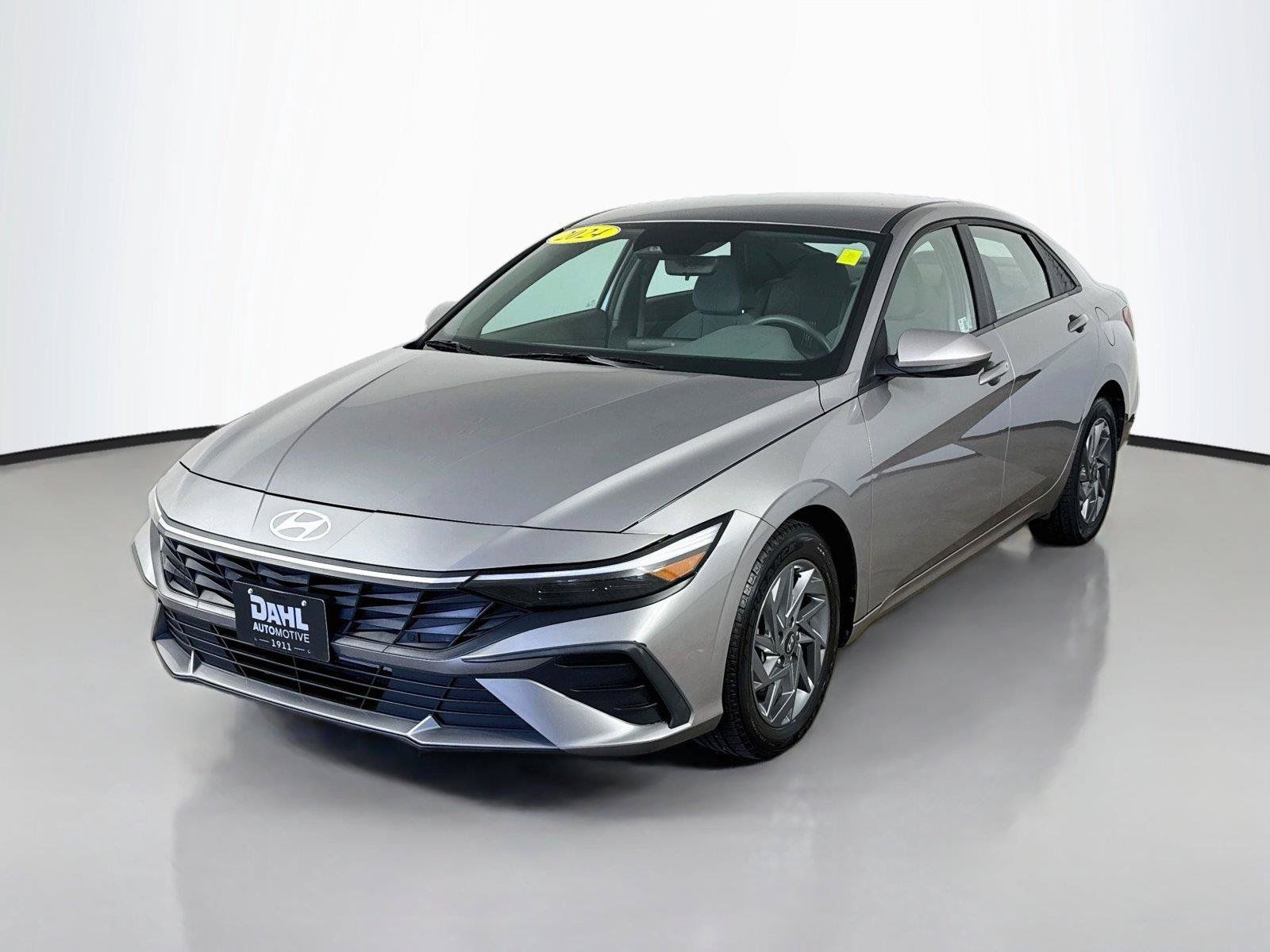 Used 2024 Hyundai Elantra SEL FWD image 4