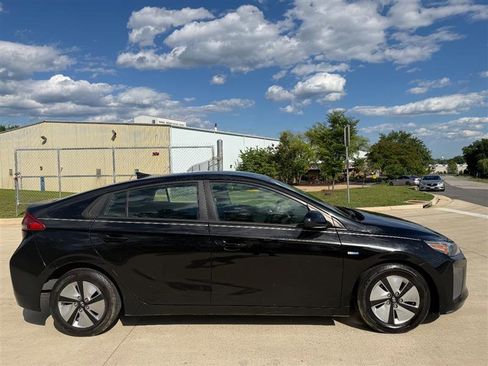 Used 2019 Hyundai Ioniq Blue FWD image 8