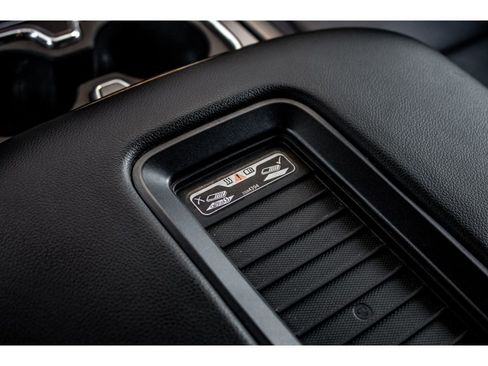 Used 2018 GMC Sierra 1500 SLT image 30