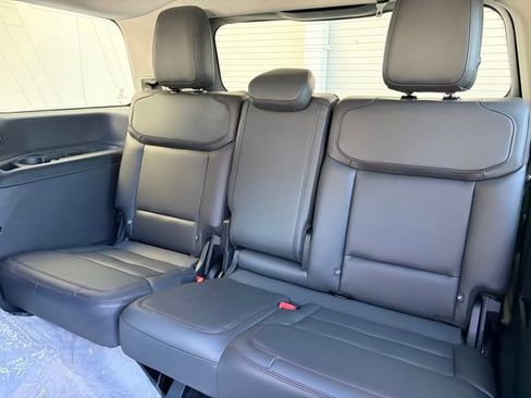 New 2025 Ford Expedition Active image 12