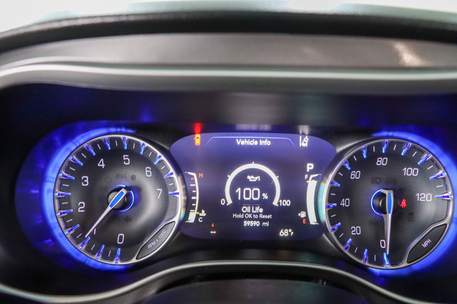 Used 2023 Chrysler Pacifica Touring-L FWD image 15
