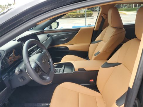 Used 2024 Lexus ES 350 w/ Premium Package image 17