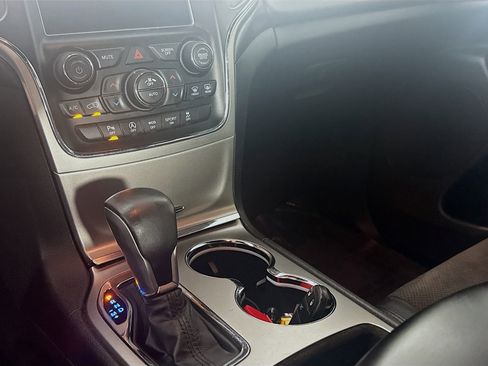 Used 2018 Jeep Grand Cherokee Laredo image 14