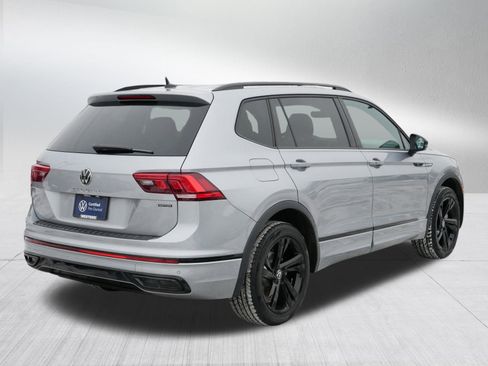 Certified 2024 Volkswagen Tiguan SE R-Line image 7