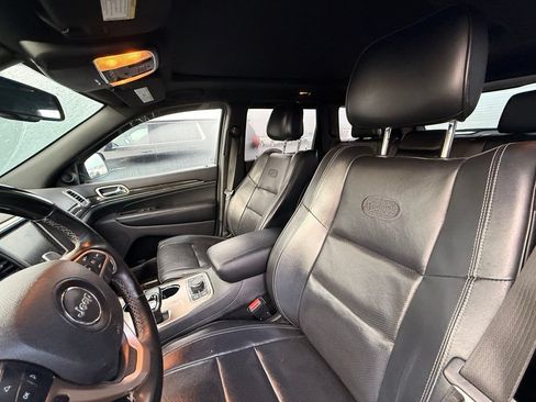 Used 2015 Jeep Grand Cherokee Overland AWD/4WD image 3
