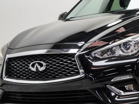 Used 2018 INFINITI Q50 Luxe w/ Essential Package (2.0T Luxe) AWD/4WD image 2