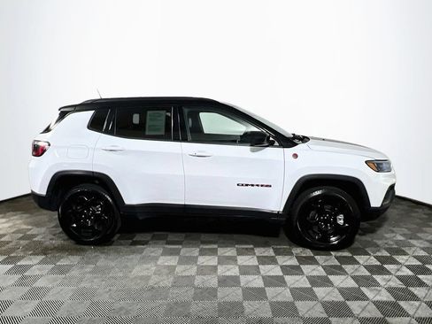 Used 2024 Jeep Compass Trailhawk AWD/4WD image 8