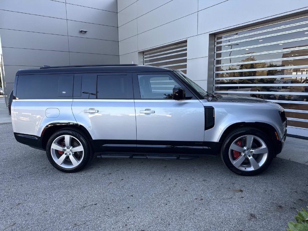 Certified 2024 Land Rover Defender 130 X AWD/4WD image 8