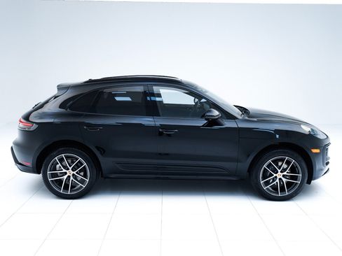 Certified 2026 Porsche Macan AWD/4WD image 8
