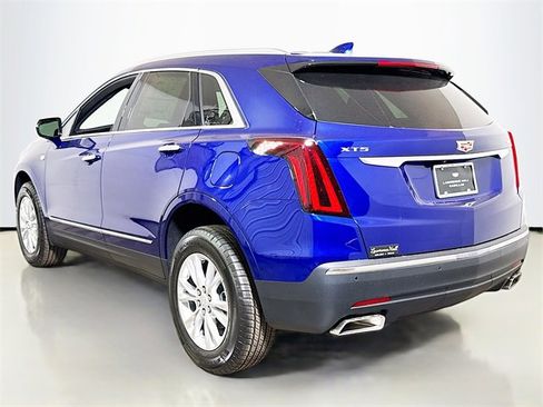 New 2025 Cadillac XT5 Luxury image 3