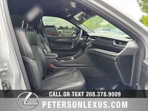 Used 2024 Jeep Grand Cherokee L Laredo AWD/4WD image 13